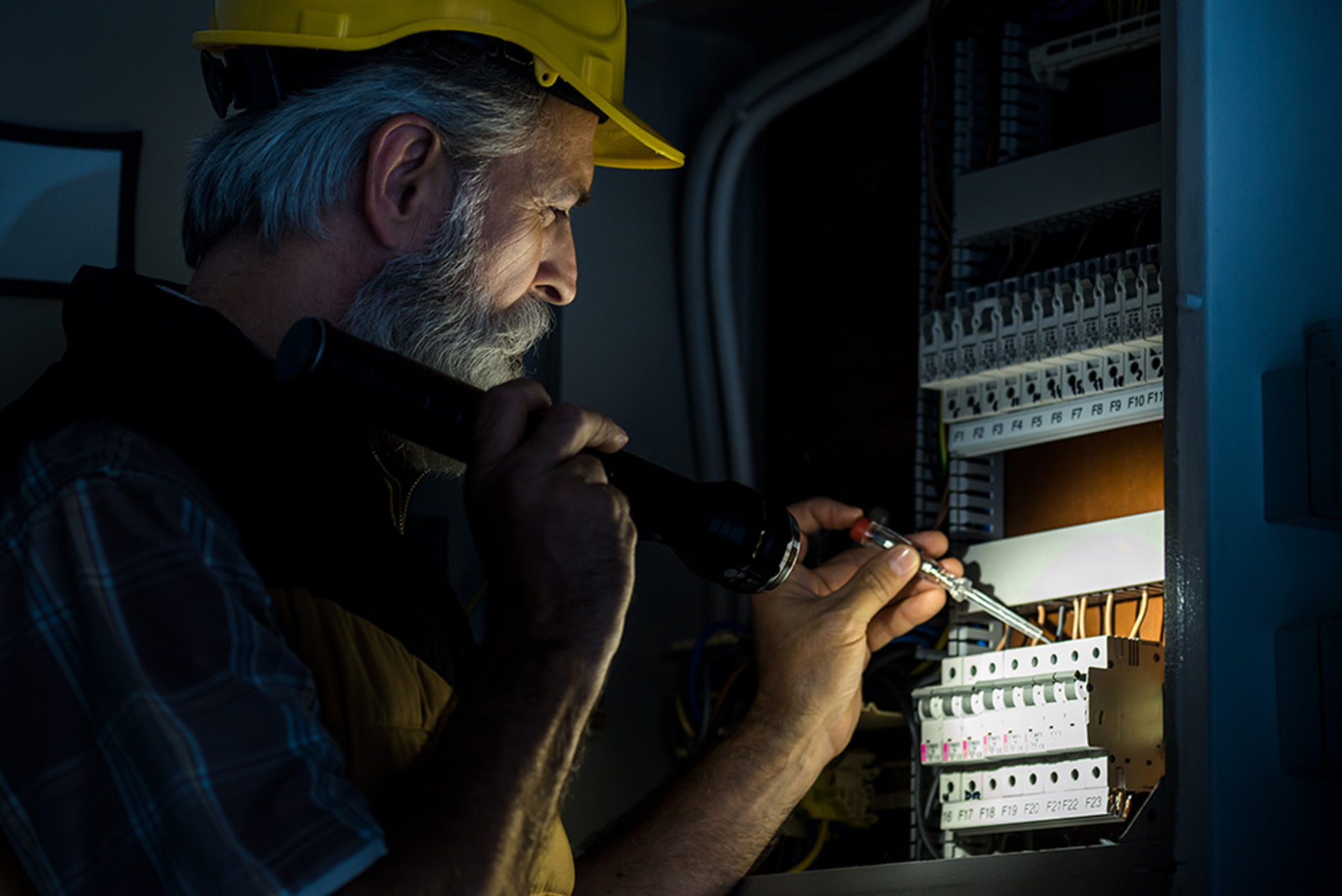 Über­spannungs­schutz bei MWE Elektrotechnik in Aurach